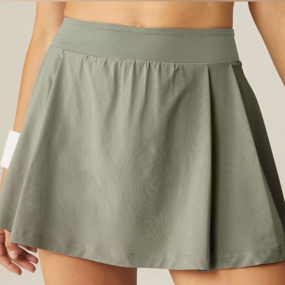 Beyond Yoga Athletic Skirt Gray Sage Large‎